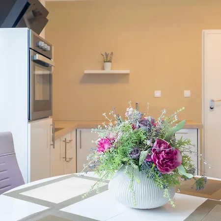 Nicolina Apartman Kastela