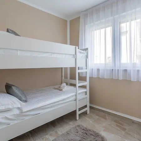 Nicolina Apartman Kastela