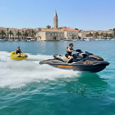 Nicolina Apartman Kastela